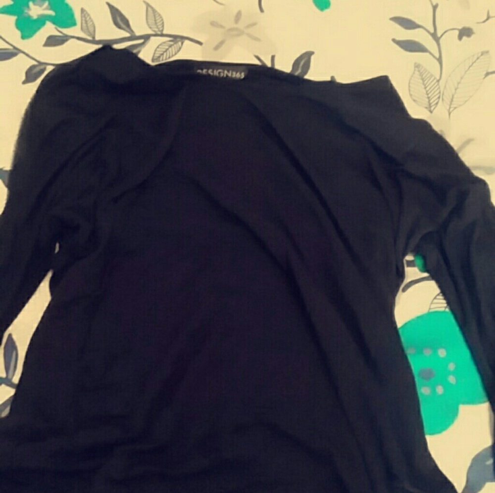 Black and grey long sleeve top